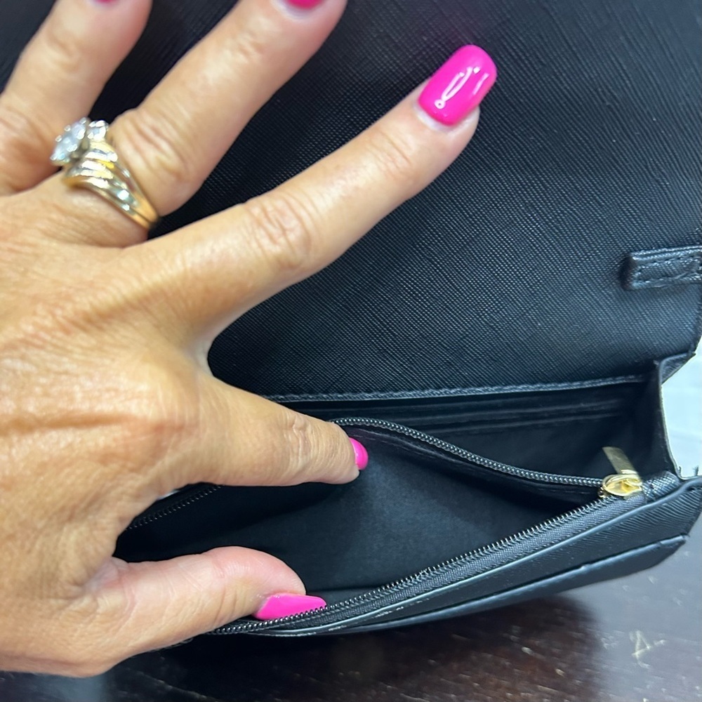 Trina Turk Black Clutch NEW - Picture 5 of 7